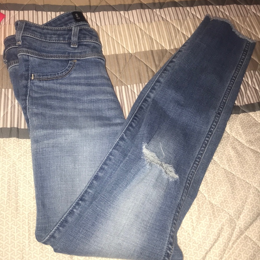 cute hollister 0 jeans